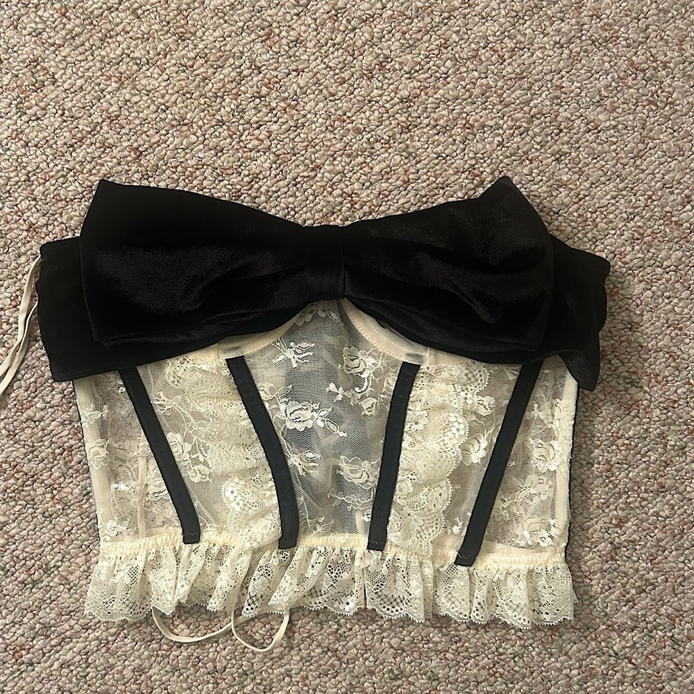 urban outfitters bow corset